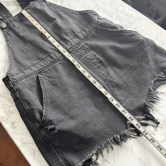 Free People Torn Up Mini Black Mini Denim Skirt Overalls Women's Size 6 - Picture 10 of 11